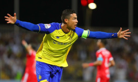 Ronaldo lập 'poker' cho Al Nassr