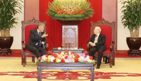 越共中央总书记阮富仲会见多米尼加共和国左派团结运动党高级代表团