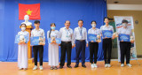 Trường Đại học Quốc tế Miền Đông trao 06 suất học bổng toàn phần cho học sinh Trường THPT Nguyễn Chí Thanh