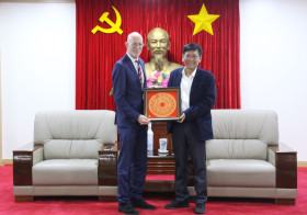 加拿大康考迪亚大学在平阳寻求合作发展人力资源的机会