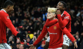 Man Utd thắng ngược West Ham ở Cup FA