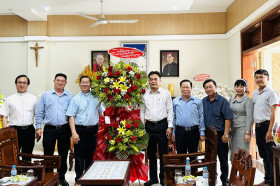 值《三‧一九》天主教圣若瑟日之际：平阳省领导看望并祝贺阮晋爵主教