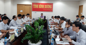 各厅局行业和地方要协调好解决困难和障碍