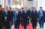 越南政府总理范明正与老挝总理、柬埔寨首相共进工作早餐