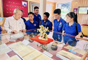Bac Tan Uyen district organizes the following footsteps of heroes