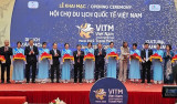 Over 60,000 visitors attend Vietnam tourism fair