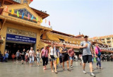 Vietnamese localities see surges in tourist numbers during five-day holidays