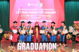 Trường Đại học Kinh tế-Kỹ thuật Bình Dương: Trao bằng tốt nghiệp cho tân thạc sĩ, tân cử nhân