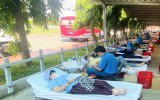 TX.Bến Cát: Nhiều công nhân lao động tham gia hiến máu cứu người