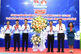 纪念胡志明少年先锋队成立82周年