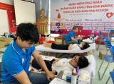 Công đoàn viên ngành ngân hàng hiến máu tình nguyện