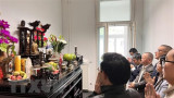Đại sứ quán Việt Nam tại Đức dâng hương tưởng nhớ Chủ tịch Hồ Chí Minh