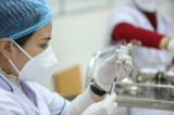 越南民众可继续免费接种新冠疫苗