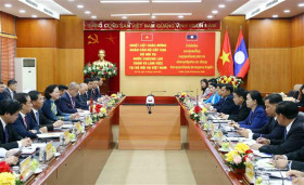 进一步加强越老两国内务部之间的交流与合作
