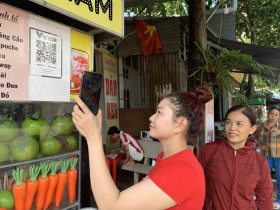 “Cashless street" replicated