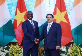 政府总理范明政会见科特迪瓦国民议会议长比克多戈