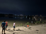 Hai nam thanh niên lao xuống sông Sài Gòn cứu sống 3 người đuối nước