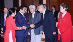 范明政总理与中国友好人士举行见面会