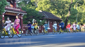 Tuần lễ Áo dài Cộng đồng Huế 2023: Quảng bá hình ảnh áo dài xứ Huế