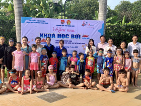 TDM city opens free swimming class for children