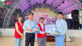 Công ty Posco VHPC tặng quà từ thiện cho Trung Tâm Nhân Đạo Quê Hương
