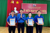 Chi bộ ấp Cây Dừng, xã Hiếu Liêm (huyện Bắc Tân Uyên): Kết nạp 3 đoàn viên ưu tú vào Đảng