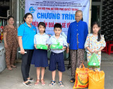 Chi hội phụ nữ khu phố Quyết Thắng, phường Bình Thắng (TP.Dĩ An): Tiếp sức trẻ em đến trường