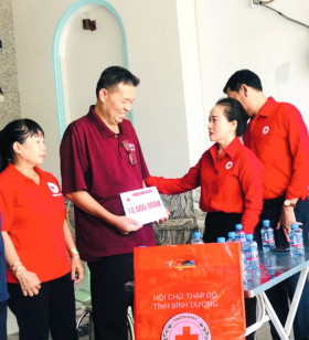 Provincial Red Cross supports medical treatment of poor people