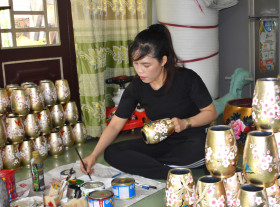 Gìn giữ nghề sơn mài truyền thống