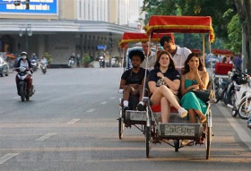 Du lịch Hà Nội thu hút gần 17 triệu lượt khách du lịch trong 8 tháng