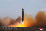 Hàn Quốc: Tên lửa Triều Tiên đã bay 360km trước khi rơi xuống biển