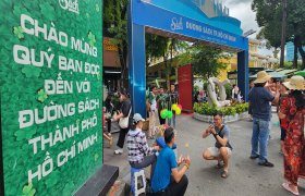 Vui lễ với đường sách