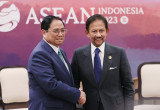 Prime Minister meets Sultan of Brunei in Jakarta