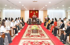 Bí thư Tỉnh ủy Nguyễn Văn Lợi tiếp đoàn giáo sư và sinh viên Nhật Bản