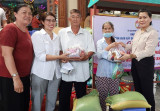 MTTQ phường Vĩnh Phú (Tp.Thuận An): Phối hợp khám bệnh, cấp thuốc miễn phí và tặng quà cho người nghèo