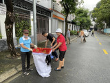 Joining hands  for a trash-free city in Phu Loi ward of Thu Dau Mot city
