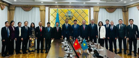 国会副主席阮克定对哈萨克斯坦共和国进行访问