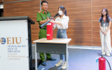 Trường Đại học Quốc tế Miền Đông: Tập huấn kỹ năng PCCC cho tân sinh viên