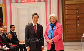 越南希望深化与加拿大的全面伙伴关系