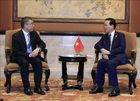 越南国家主席武文赏会见华为和中兴通讯两大公司领导人