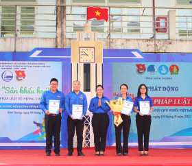 “Tuổi trẻ Bình Dương nói không với ma túy”