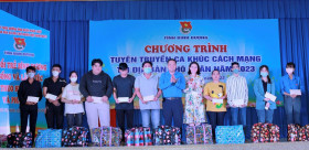 Tuyên truyền ca khúc cách mạng và pháp luật lưu động