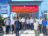 Xã Trừ Văn Thố, huyện Bàu Bàng: Trao tặng nhà đại đoàn kết cho hộ có hoàn cảnh đặc biệt khó khăn