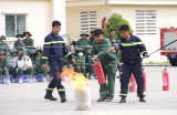 Sinh viên trải nghiệm làm chiến sĩ chữa cháy