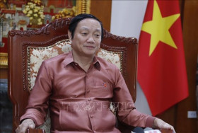 越南驻老挝大使馆大力推进经济外交和文化外交