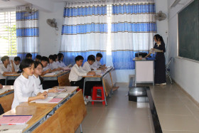 依据2006 年普通教育计划的最终高中毕业考试：教师积极，学生决心