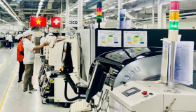 Enterprises focus on production, striving to complete development targets