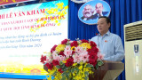 Đoàn đại biểu Quốc hội tỉnh Bình Dương tặng quà tại huyện Bàu Bàng