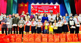 Many meaningful gifts donated to disabled people and orphans