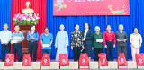 Hội Chữ thập đỏ TP.Thuận An: Trao tặng 355 phần quà cho người dân có hoàn cảnh khó khăn